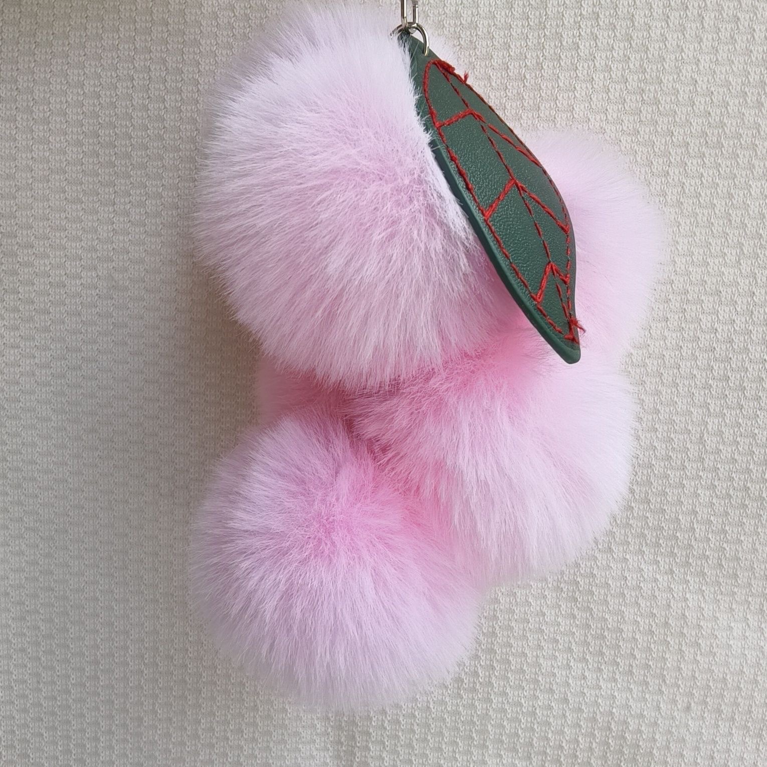 爆款水果葡萄绒球可爱毛绒书包汽车玩偶钥匙扣包包挂饰挂件礼物产品图