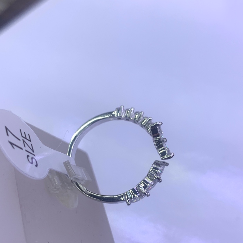 Colored zircon ring 2025 new butterfly ring zircon copper material simple, elegant and exquisite silver butterfly 🦋 Item Picture
