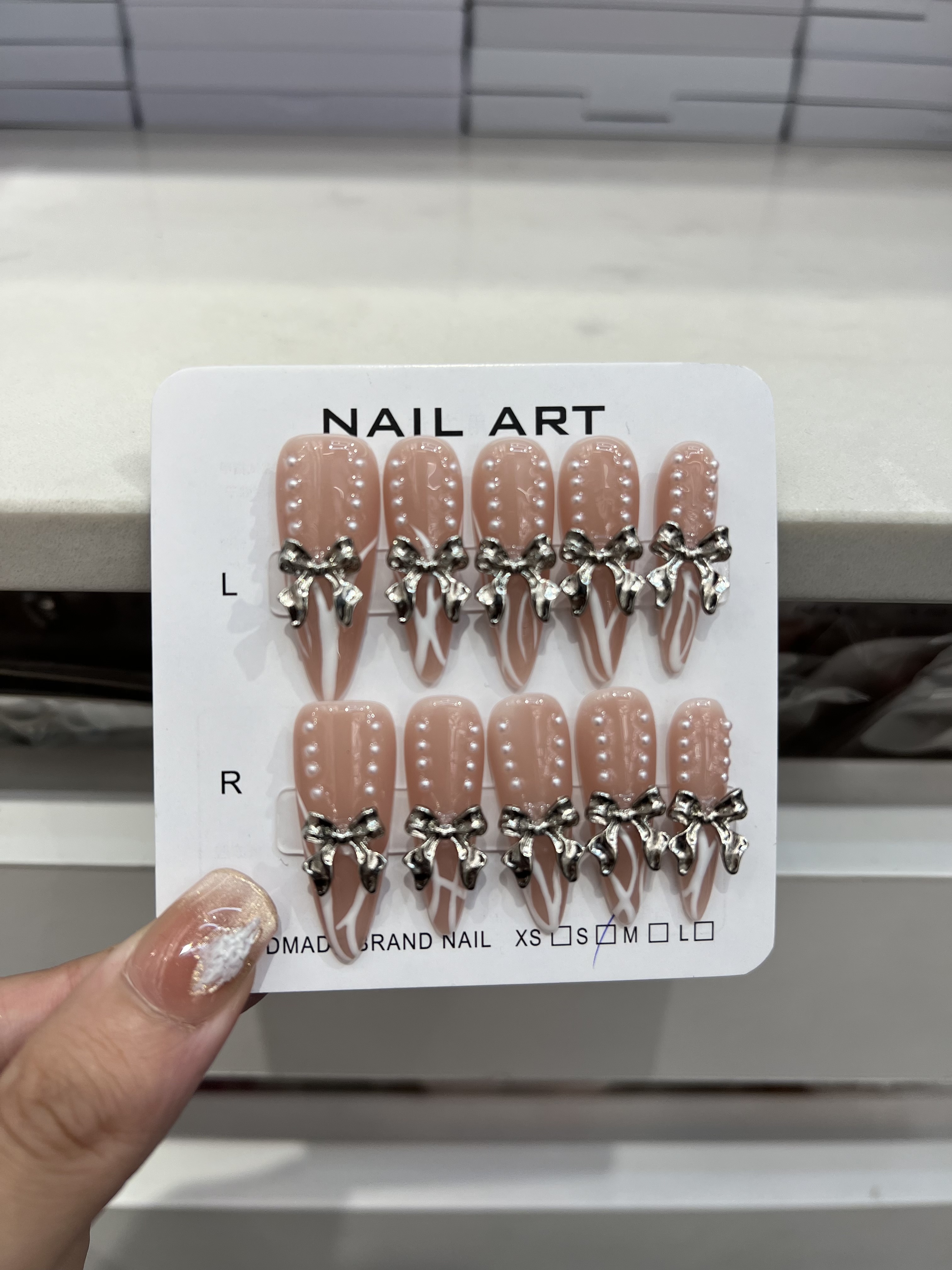 Fashionable wearable nails, essential for manicure, wearable nail plates, manicure tools, finished wearable nails, hand care, manicure products