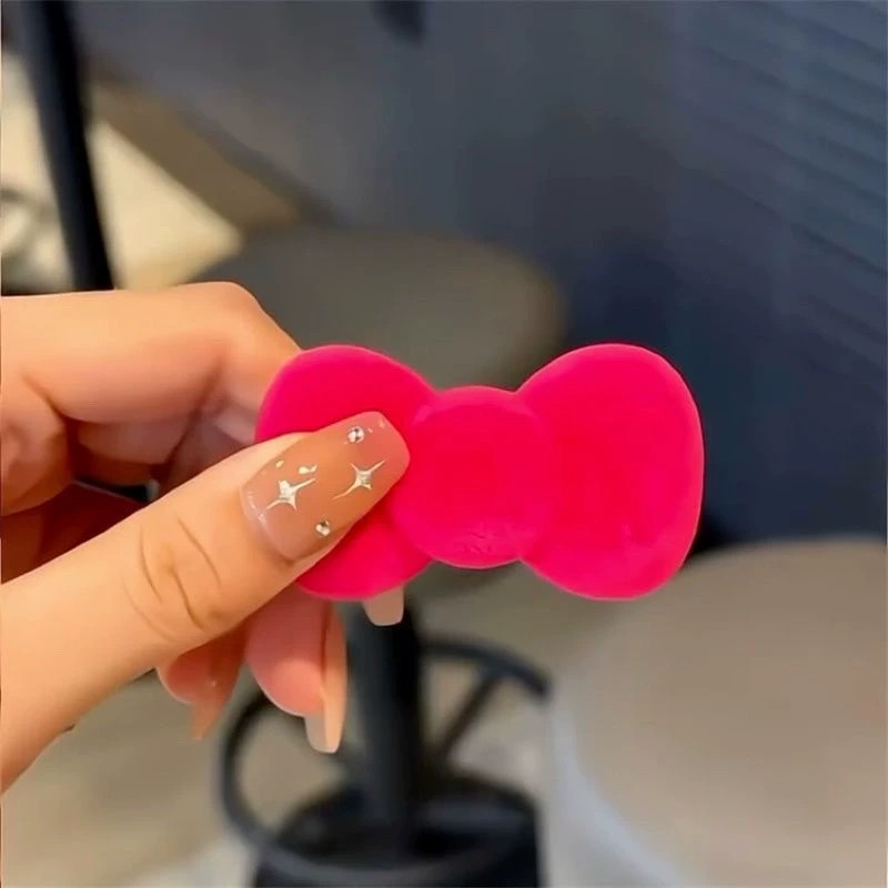 Rose red velvet hair clips with a girlish vibe, autumn and winter atmosphere, bangs clips, side clips, sweet big bow hair clips detail image 2