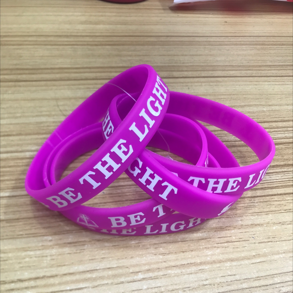 手环 假花装饰 冰箱贴圣诞用品 美化家居环境 节日氛围增添色彩产家批发