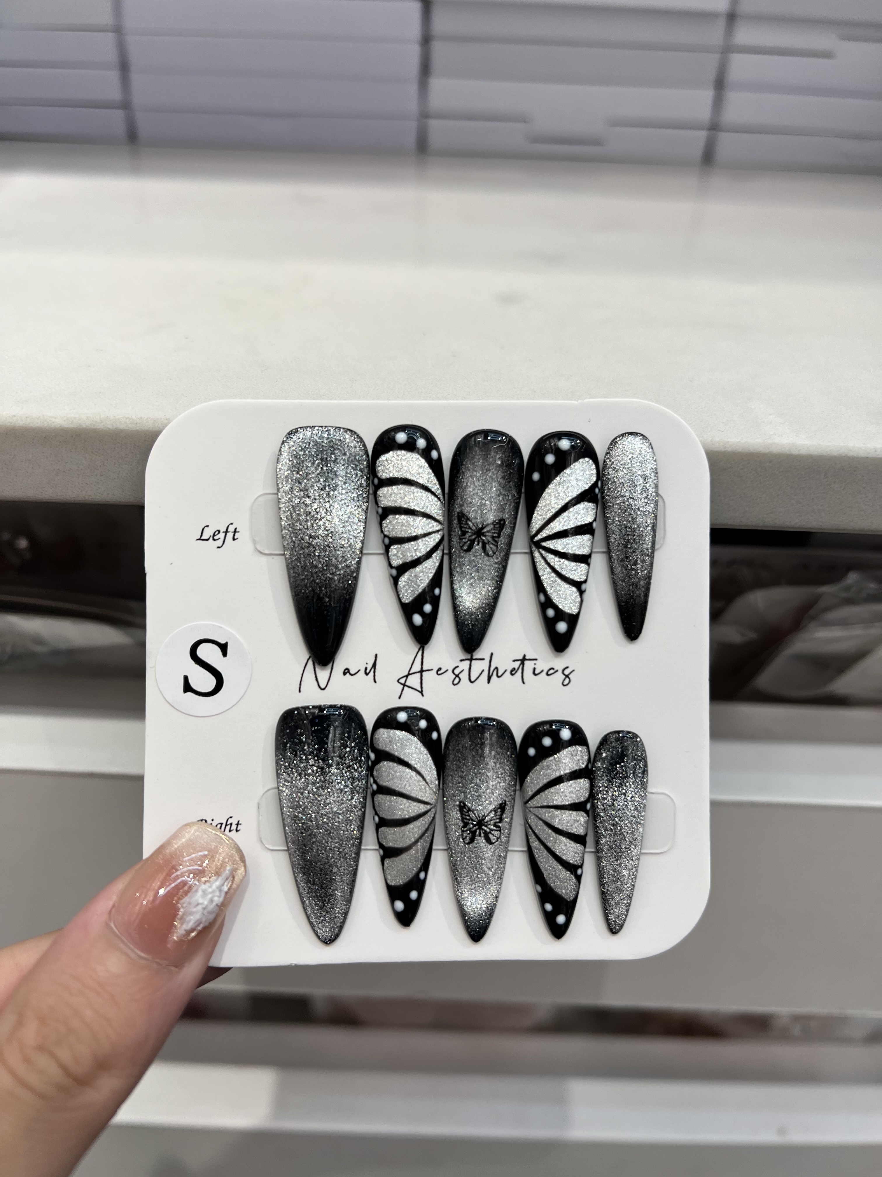 Fashionable wearable nail art products, wearable nail pieces set, one-time wear, client quick nail art new trend