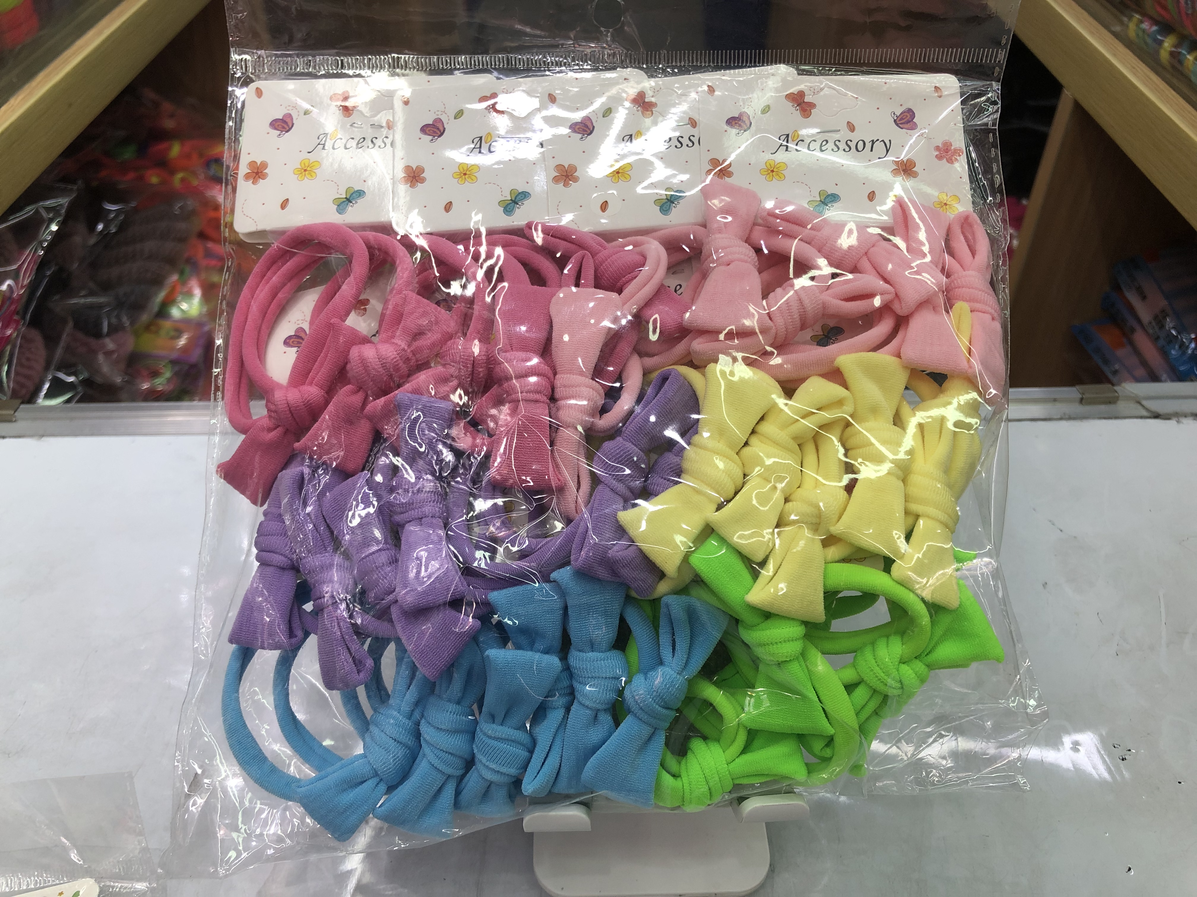 时尚饰品大肠发圈头绳 独特设计大肠圈发饰 简约优雅女士日常配饰图