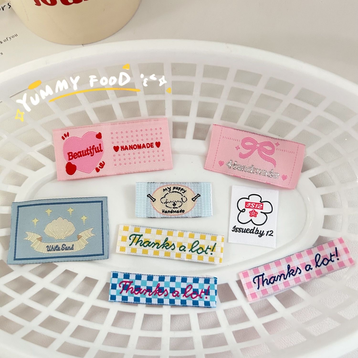 Korean in-stock handmade heart-shaped checkered seal decorative bag fabric sticker clothing collar label Application Scenario