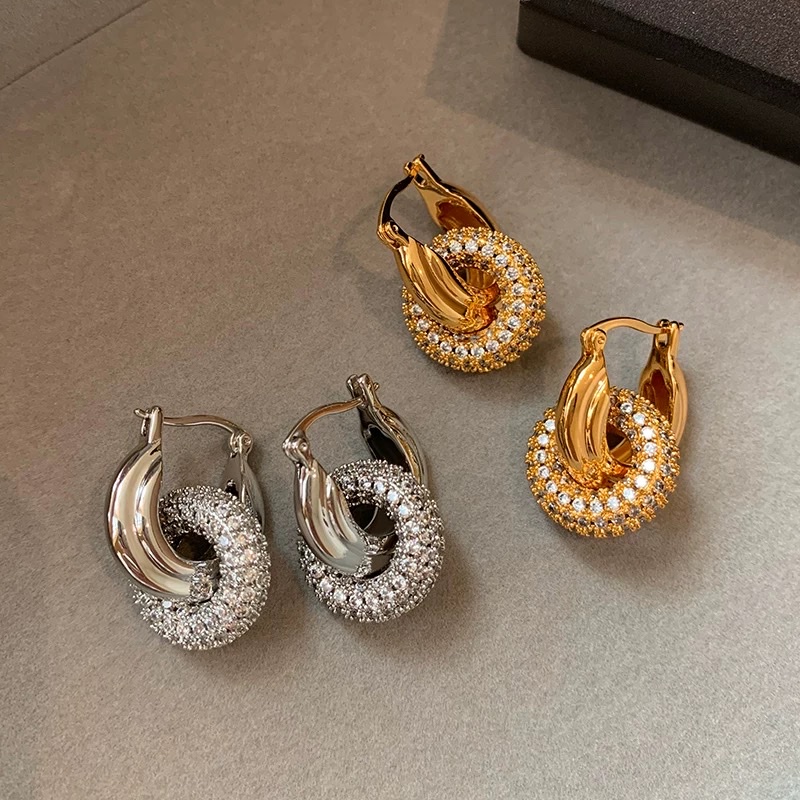 Long earrings for elegant ladies, high-end stud earrings, fashionable accessories for women. Long stud earrings showcase the charm of women, fashionable accessories highlight the grace and style. Long earrings for women, elegant and stylish