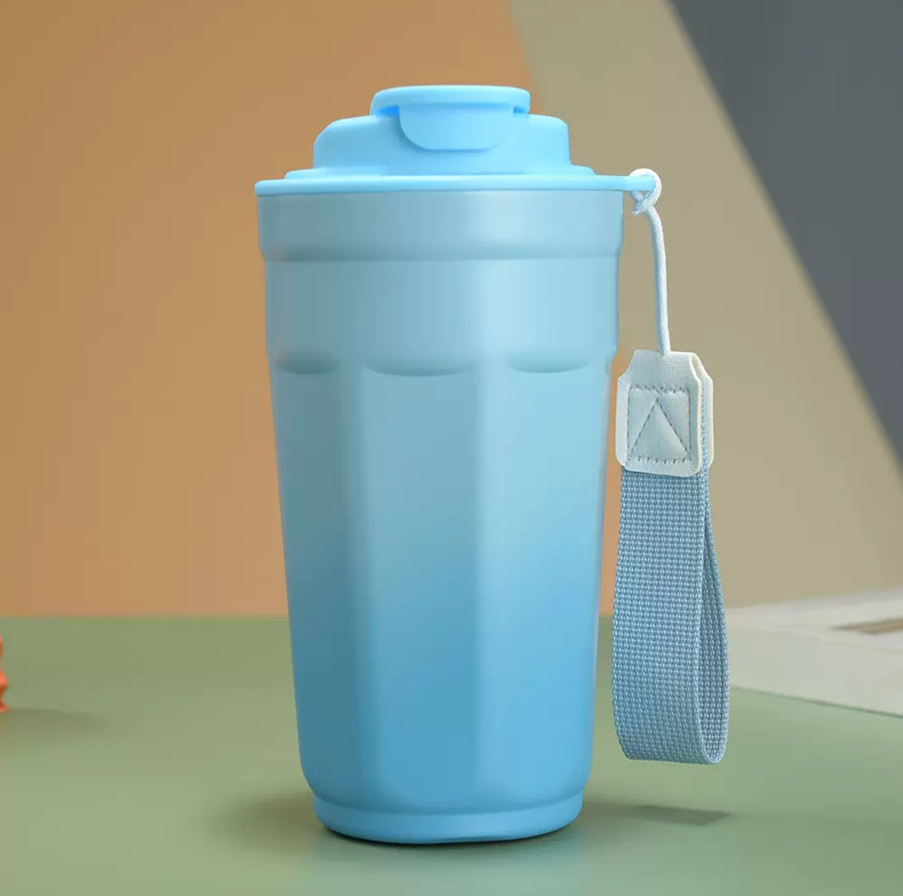 渐变多彩咖啡杯，手提绳方便携带，双饮任你选择白底实物图