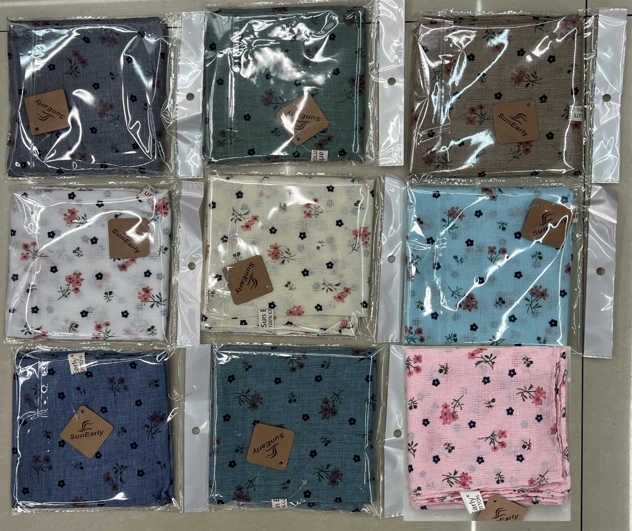 60 small square towels, 100% cotton detail image 3