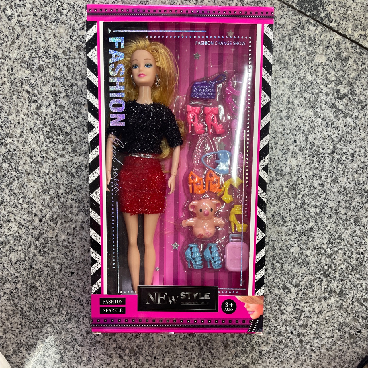 新款娃娃衣服随机婚装欢迎大家光临