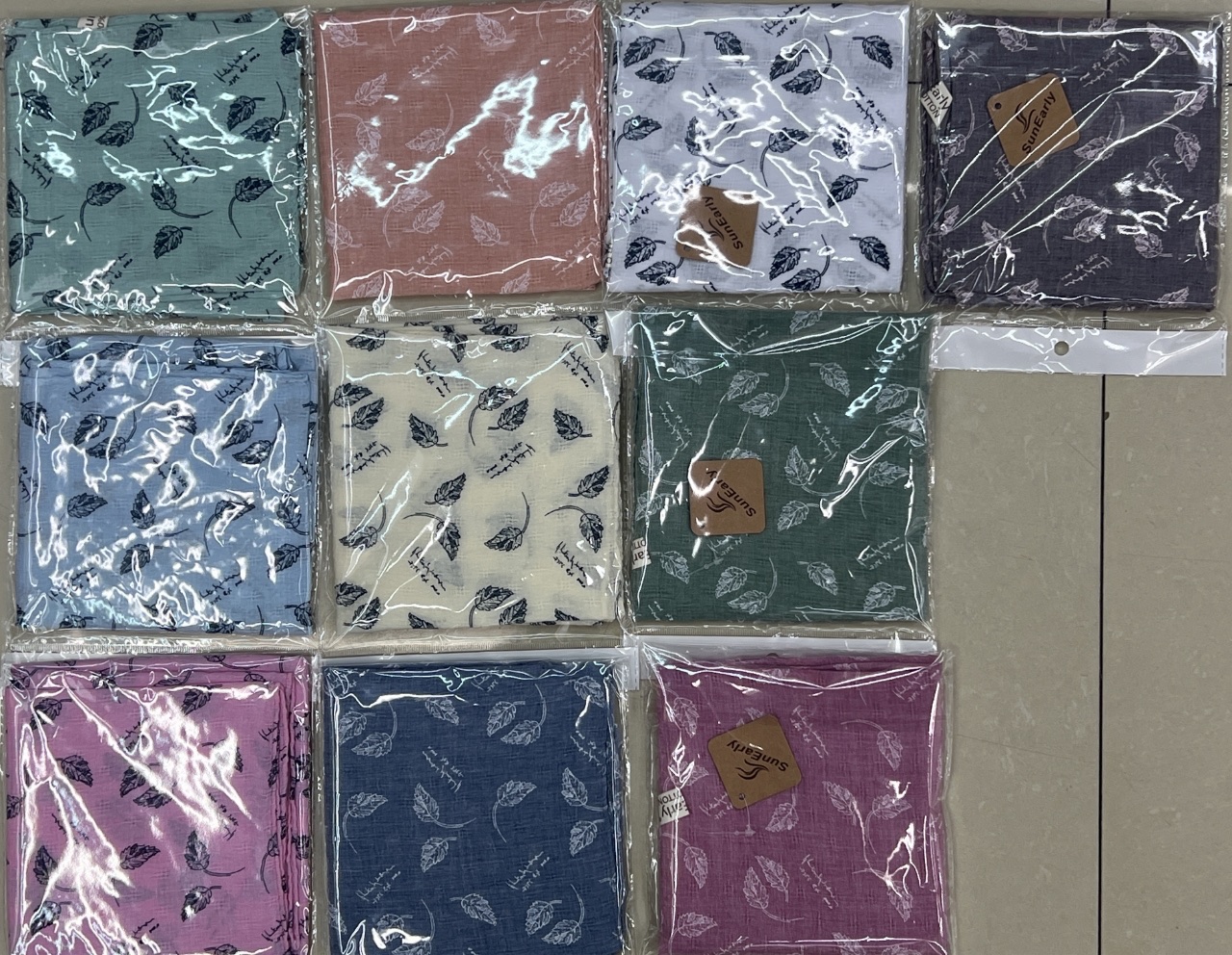 60 small square towels, 100% cotton detail image 4