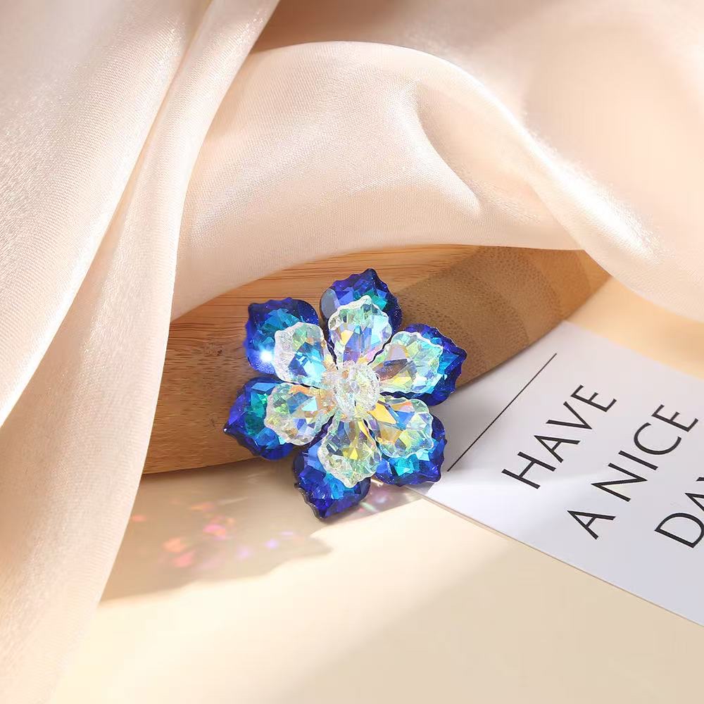 Fashionable crystal flower girls' short and retro style Application Scenario