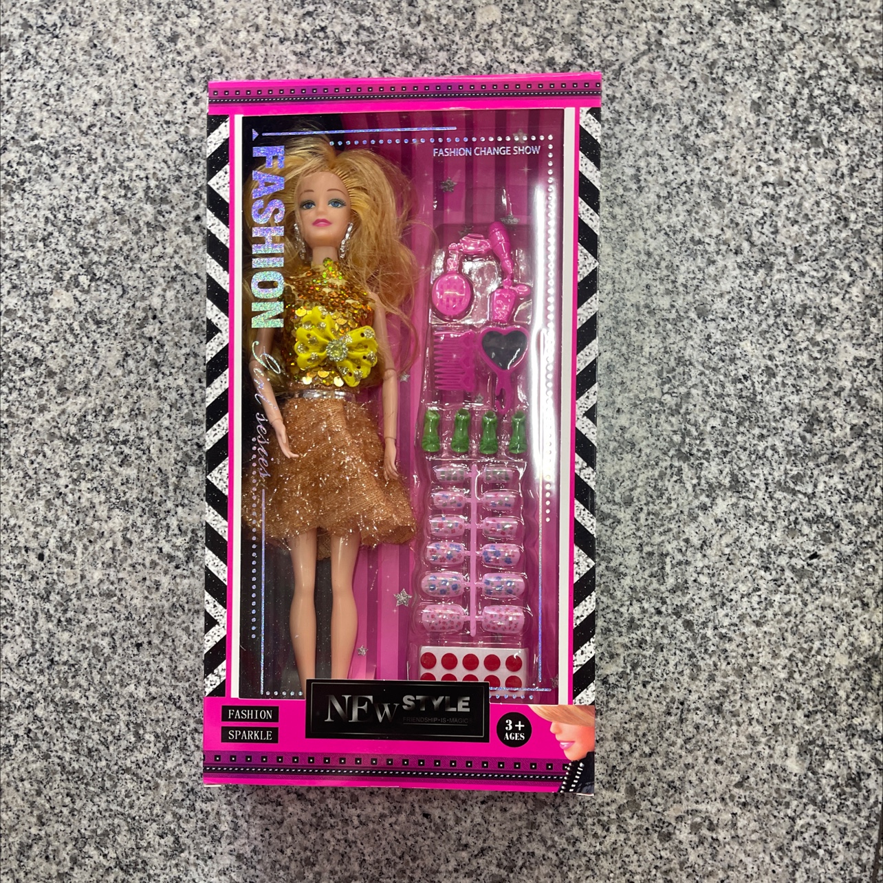 Barbie doll toy, Barbie doll toy detail image 1