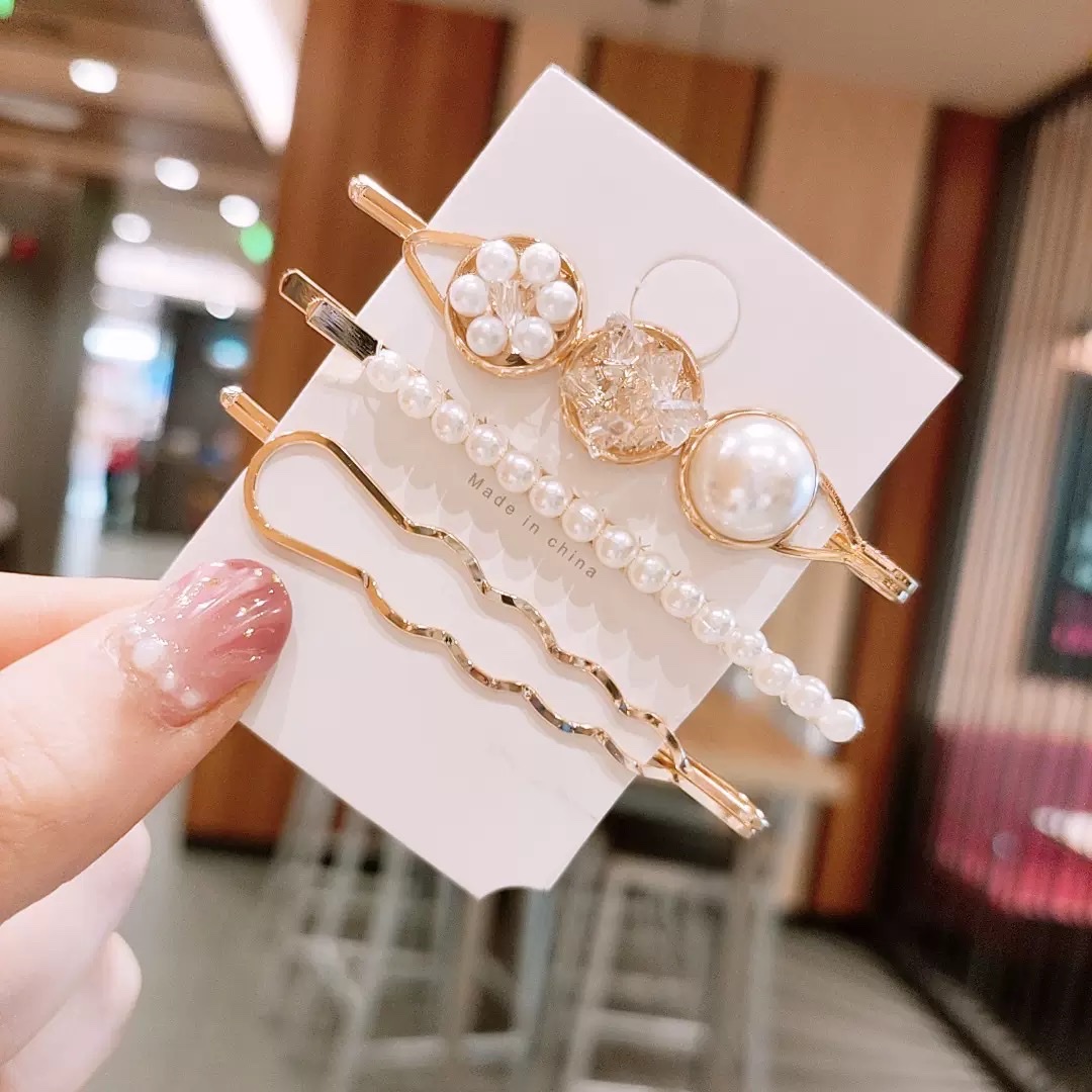 The Same Style Of Pearl Hair Clips As Siteng, Korean Version Of Dongdaemun Lady's Water Diamond One-Line Hair Clip, Elegant Student Side Clip Hair Accessory Item Picture
