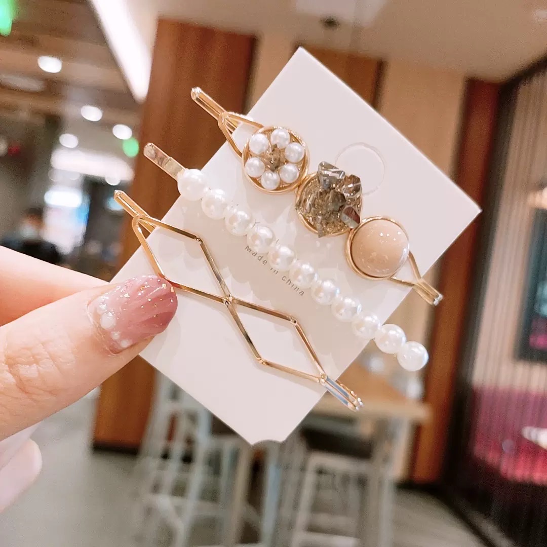 The Same Style Of Pearl Hair Clips As Siteng, Korean Version Of Dongdaemun Lady's Water Diamond One-Line Hair Clip, Elegant Student Side Clip Hair Accessory Item Picture