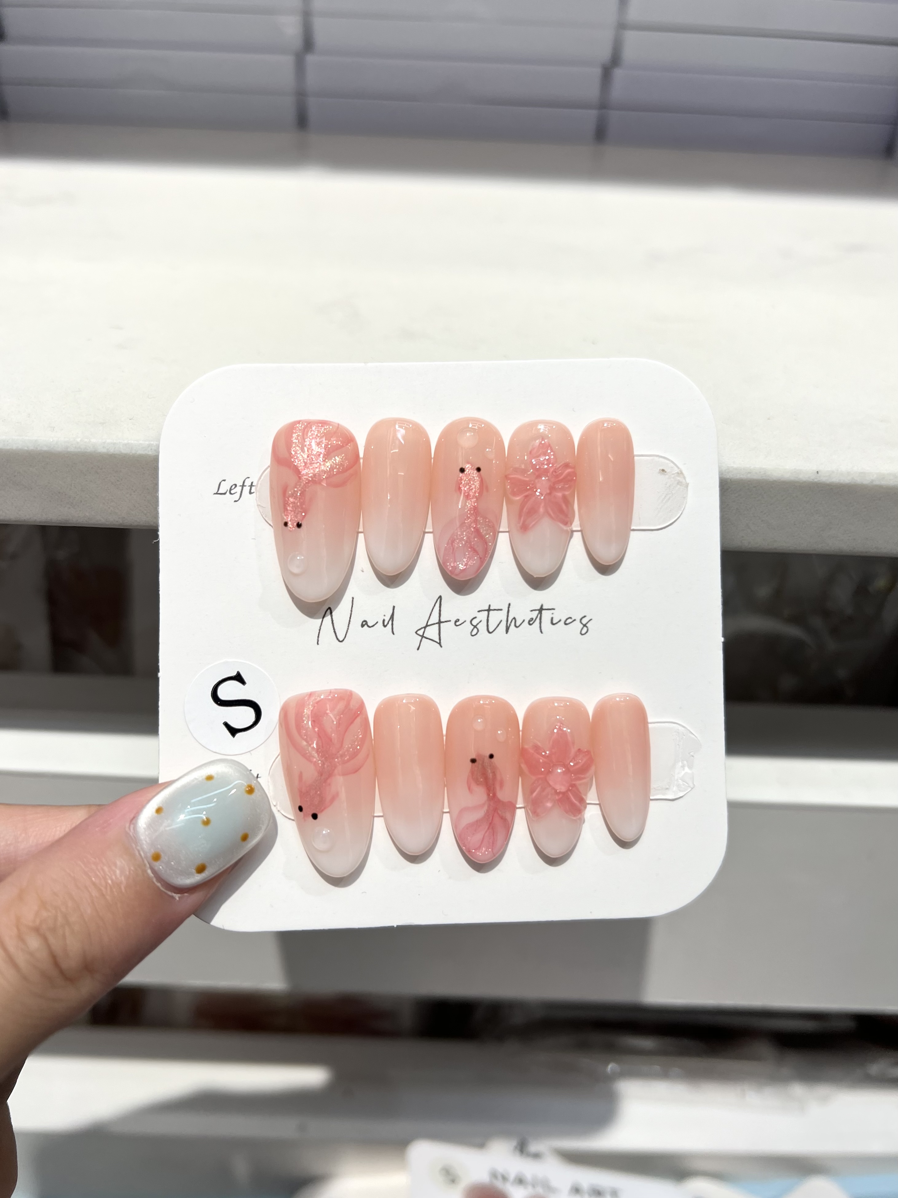 Fashionable wearable nail art set, wearable nail plate finished product set, DIY handicraft, a must-have for nail art enthusiasts. Simple and easy to operate