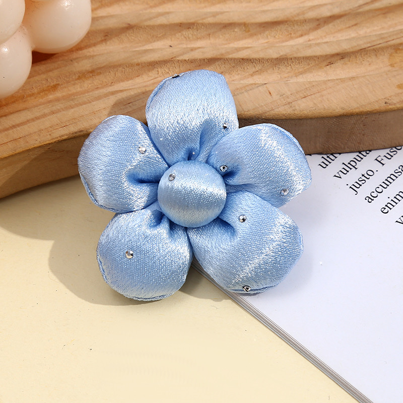 Wholesale of new diamond-encrusted shiny silk fabric cotton-filled five-petal flower phone cases, bags, pendants, accessories, hair clips and hair bands Specification image