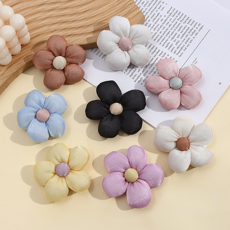 Wholesale of semi-finished materials for Korean-style solid color bright silk wrinkled five-petal flower buttoned shoes, socks, clothing accessories, hats and scarves