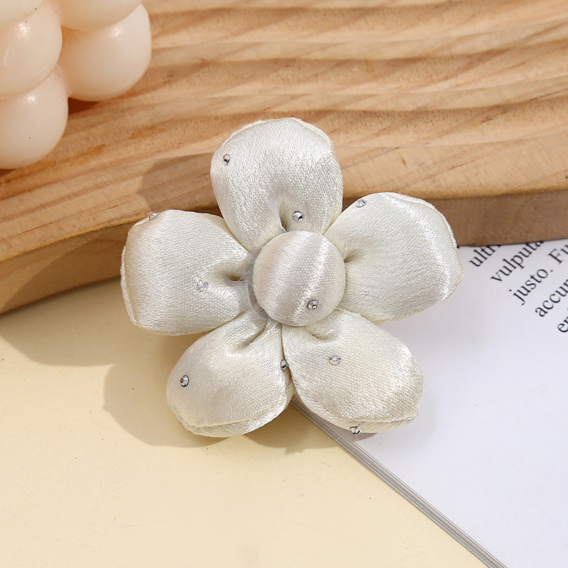 新款镶钻亮丝布充棉五瓣花手机壳包包挂件配饰发夹发圈配件批发详情图4