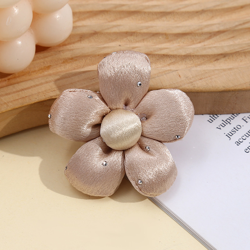 Wholesale of new diamond-encrusted shiny silk fabric cotton-filled five-petal flower phone cases, bags, pendants, accessories, hair clips and hair bands pic 9