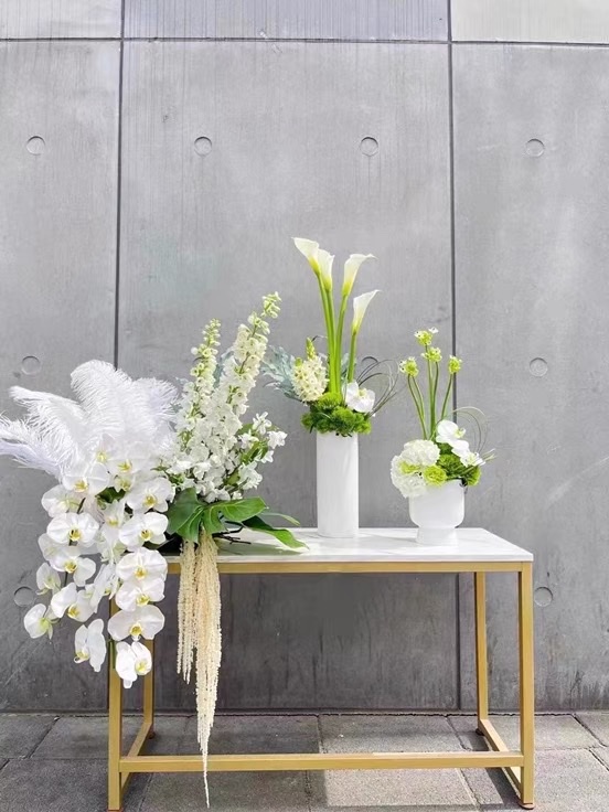 Modern and simple white straight glass vase, a decorative item for home, living room and hotel flower arrangement detail image 3