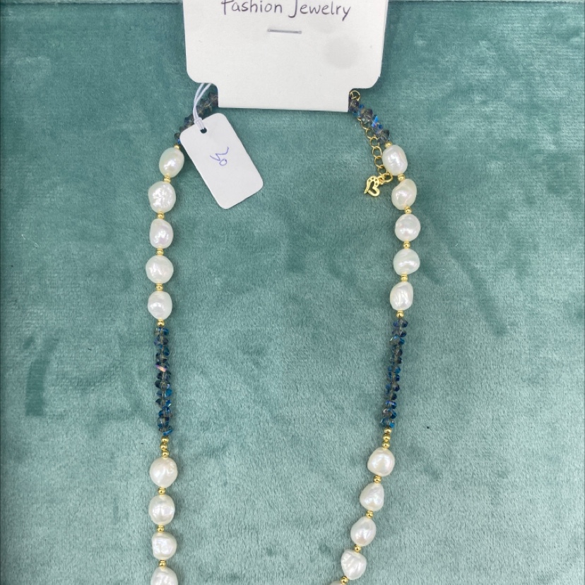 The 925 silver jewelry freshwater pearl necklace features an elegant design, is fashionable and versatile, and has a lustrous pearl sheen, making it an excellent gift choice details Picture