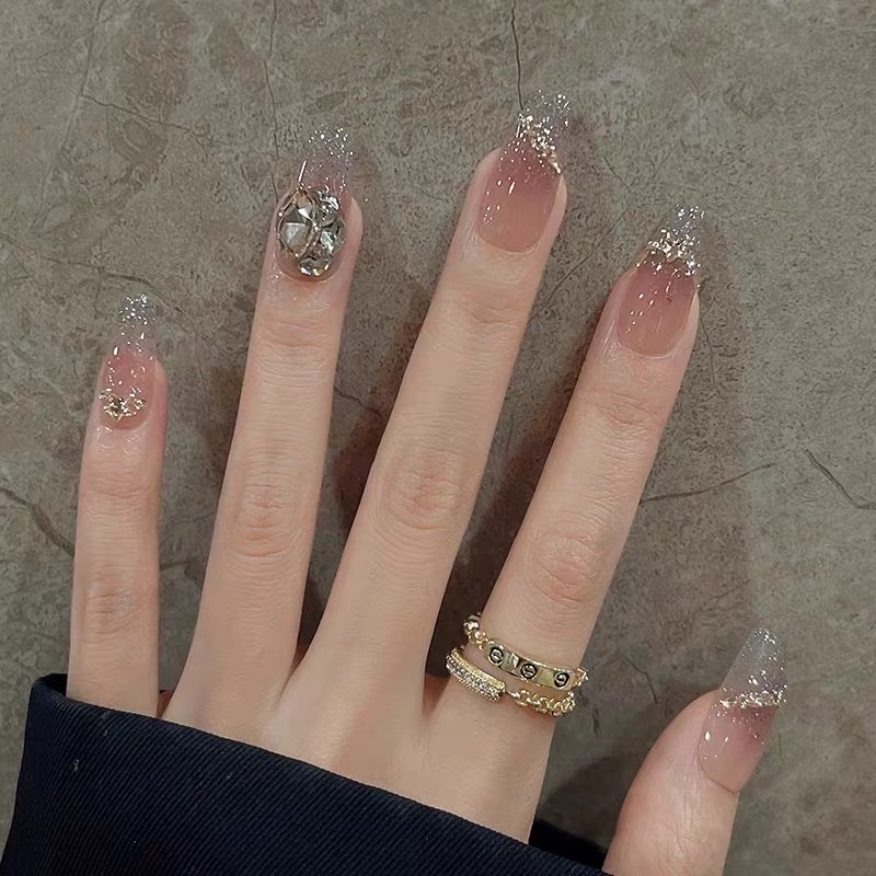 纯手工穿戴甲碎钻高级感中长款轻奢2025新年款精致绝美春天美甲贴细节图