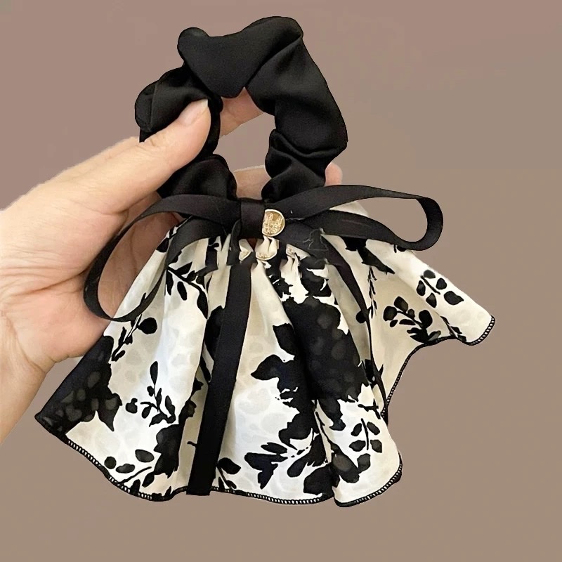 New Chinese-style hair ties, traditional Chinese bow ribbons, large intestine hair bands and hair accessories Application Scenario