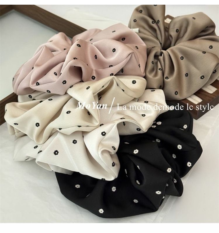 Korean-style simple large intestine hair band headband accessory, fashionable and versatile. Large intestine hair band accessory, ladies' head accessory, hair band accessory detail image 2