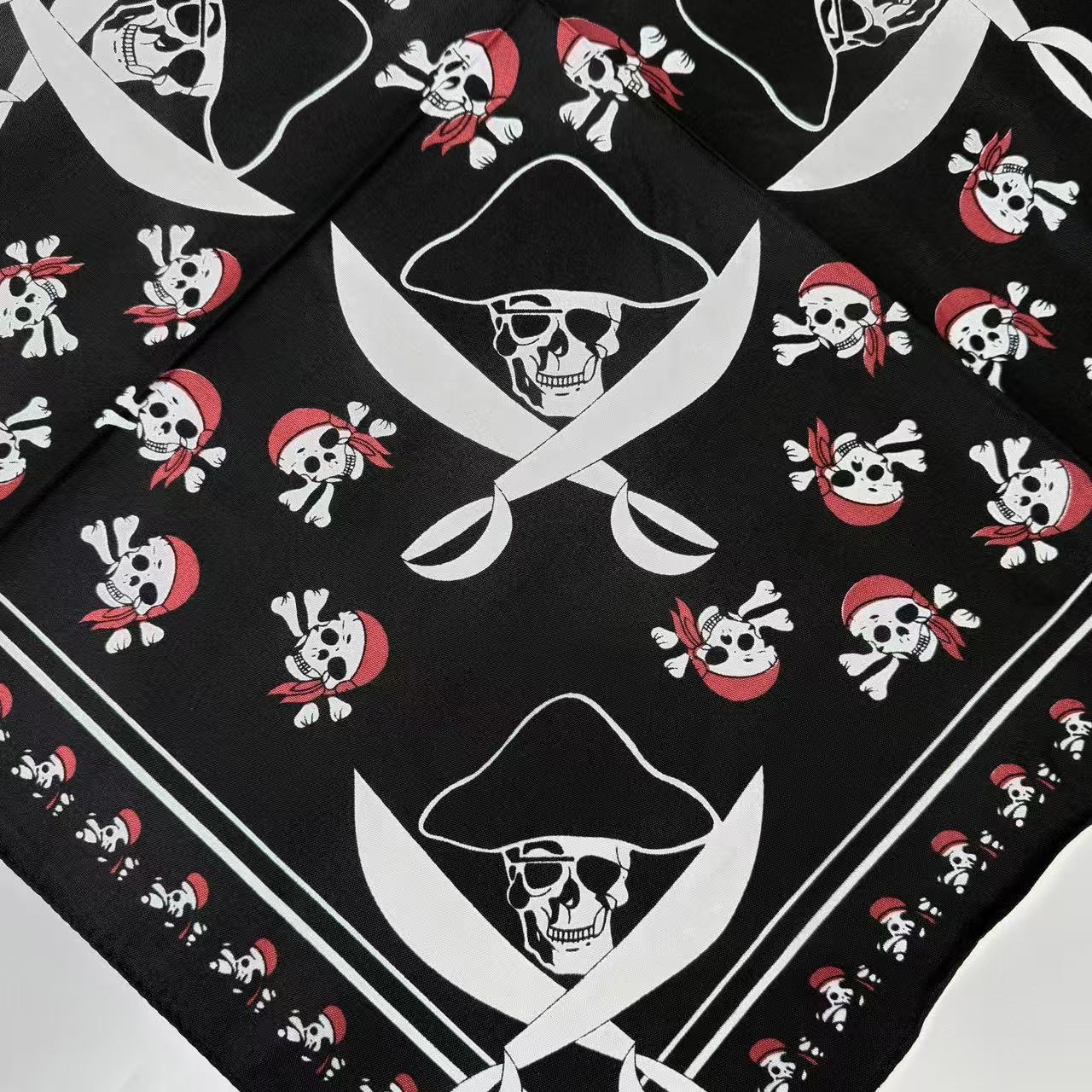 New pure cotton European and American style skull head coverings, square scarves, headscarves, handkerchiefs, multi-purpose face towels, face masks, sun protection, comfortable and breathable, factory stock wholesale square scarves, face masks, sun protection Specification image