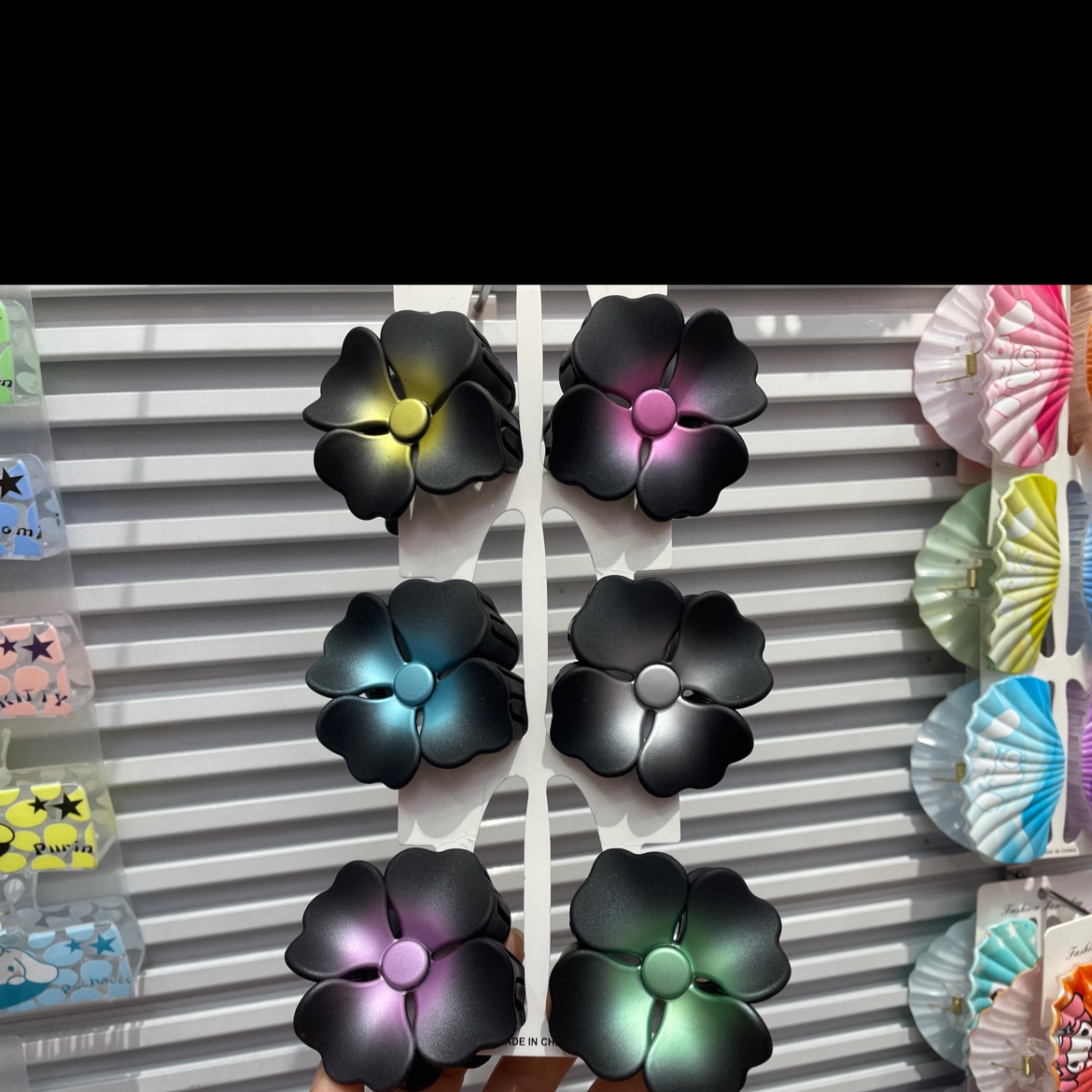 Children's hairpins, hair clips, women's wig styling accessories, multi-functional headwear styles are rich and diverse