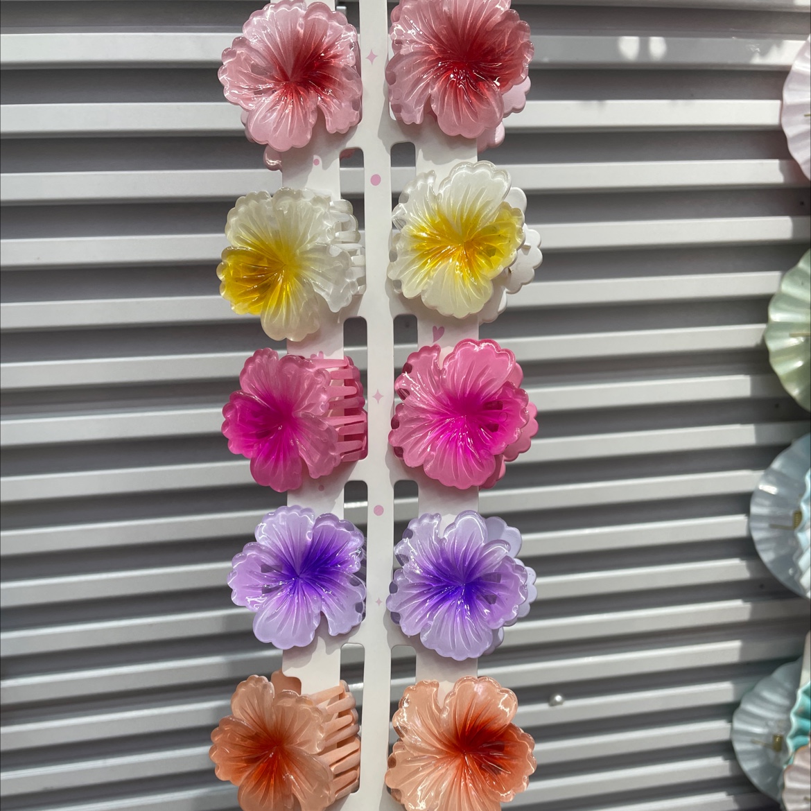 Acrylic hair clips, fashionable grab clips, headwear, simple hair accessories, versatile styling accessories, ladies' hair clips