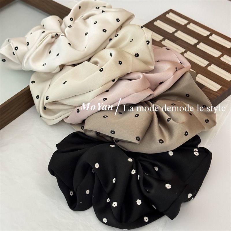 Korean-style simple large intestine hair band headband accessory, fashionable and versatile. Large intestine hair band accessory, ladies' head accessory, hair band accessory Specification image