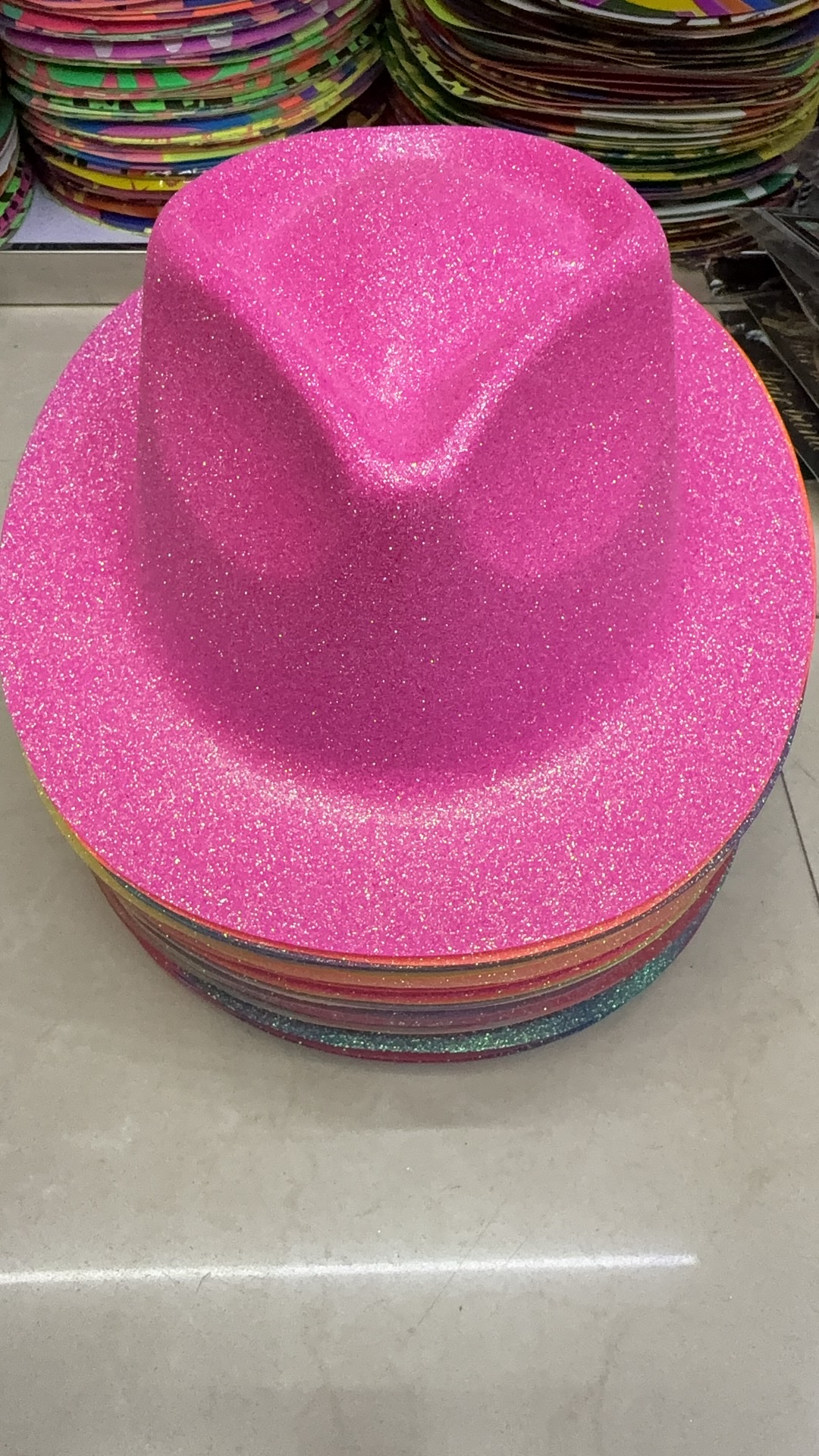 本产生产各类节日用品，派对用品，品种齐全，欢迎选购。