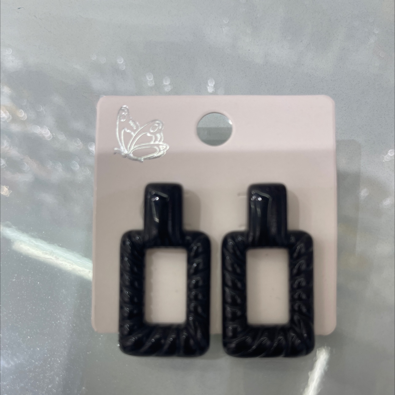 时尚耳饰、优雅饰品、简约设计、百搭风格耳饰