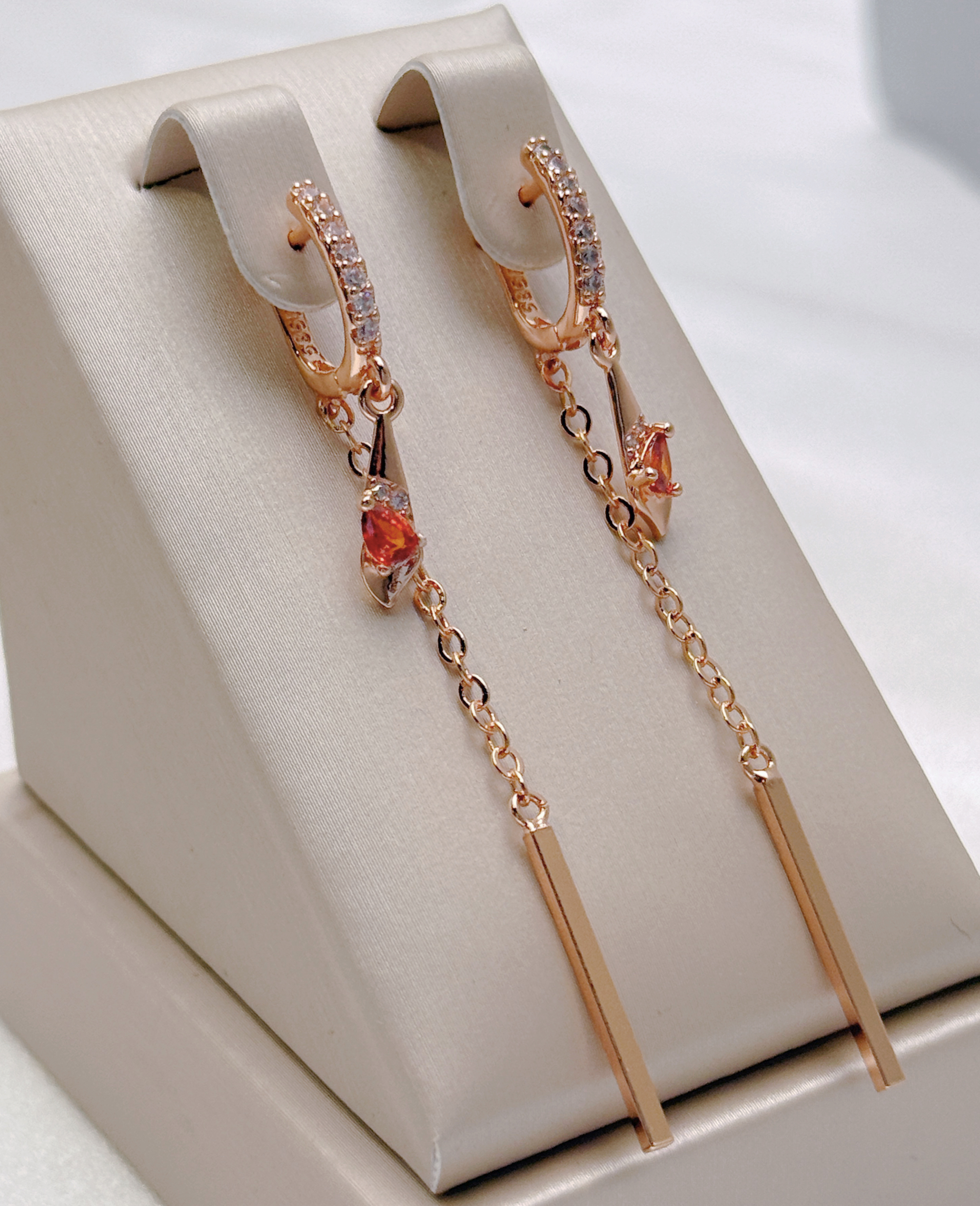Gulkina's new 585 rose gold fashionable long earrings, copper-plated real gold Russian purple gold jewelry, cross-border direct supply, high-end and elegant ladies' earrings detail image 2