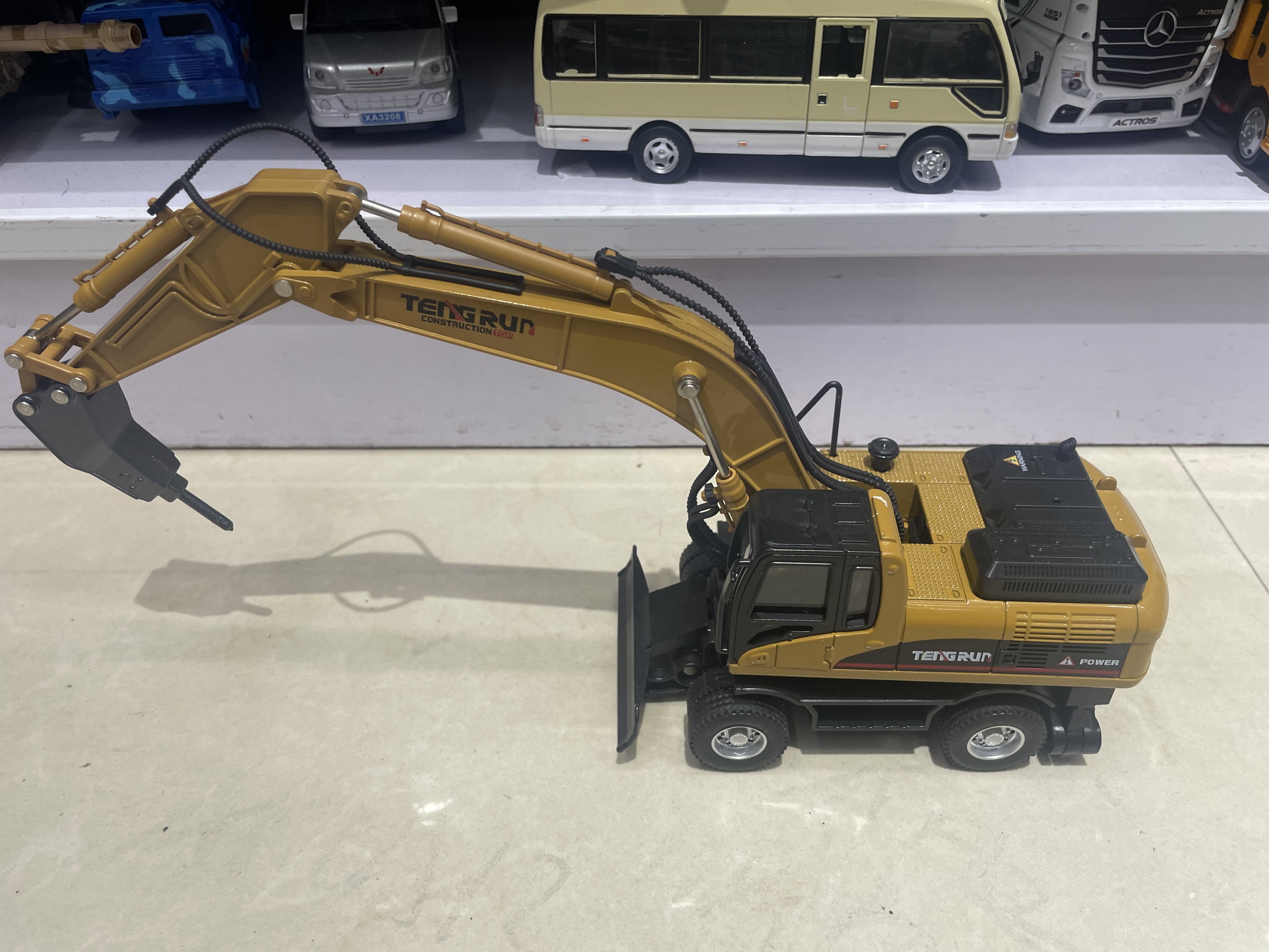 重合金工程轮式拆卸机