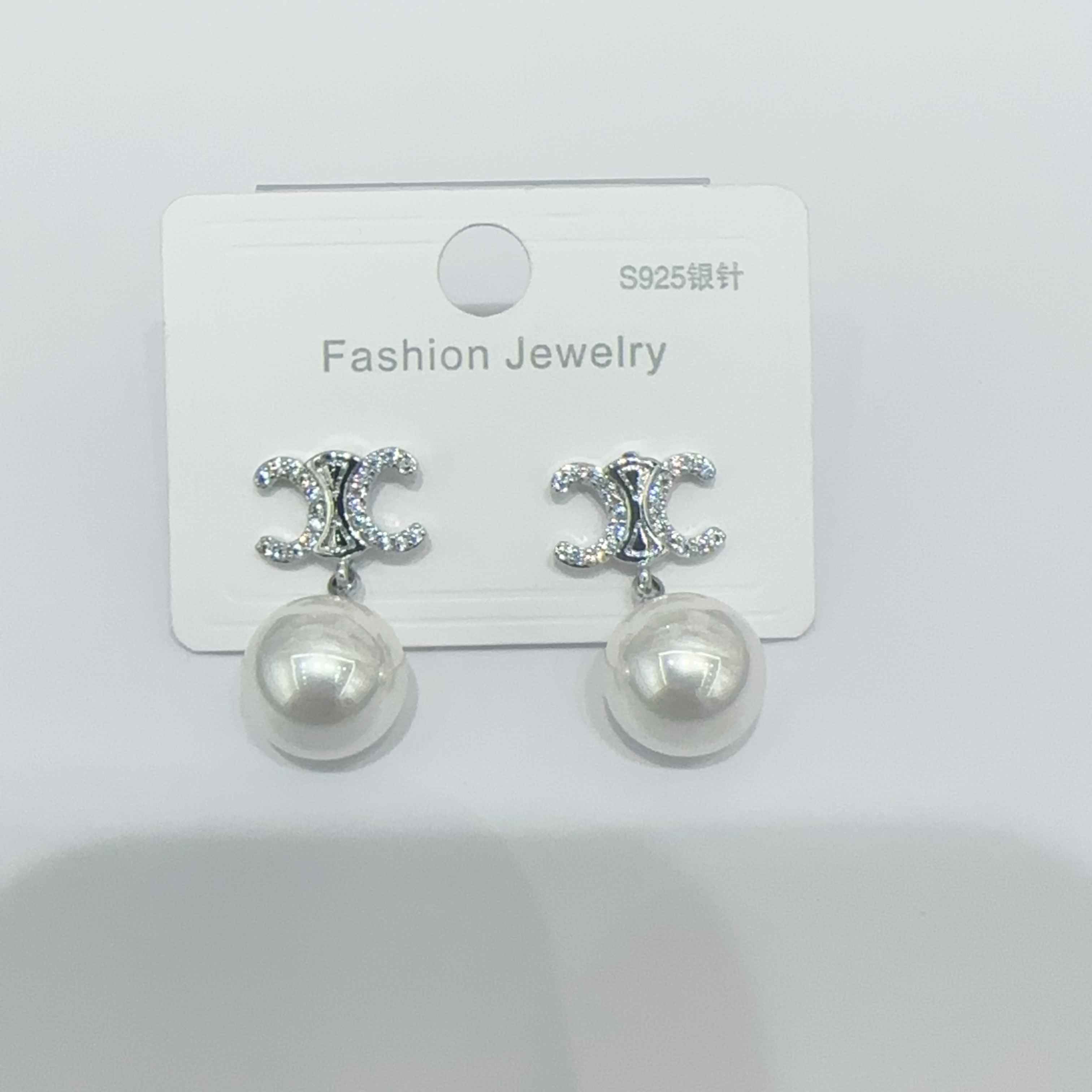 创意饰品 独特设计 耳钉 耳饰 精致小巧 时尚潮流女士饰品耳饰耳钉白底实物图