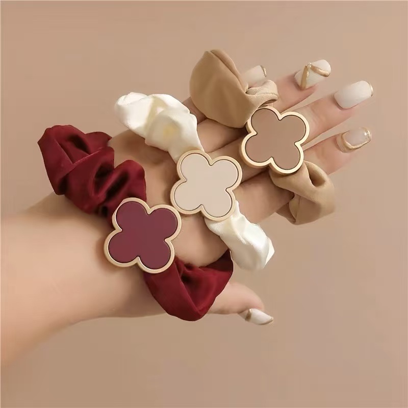 Alloy Four-leaf Clover Korean version simple large intestine hair band headband, women's fashionable hair accessory large intestine hair band headband, versatile hair band accessory, hair band accessory detail image 2