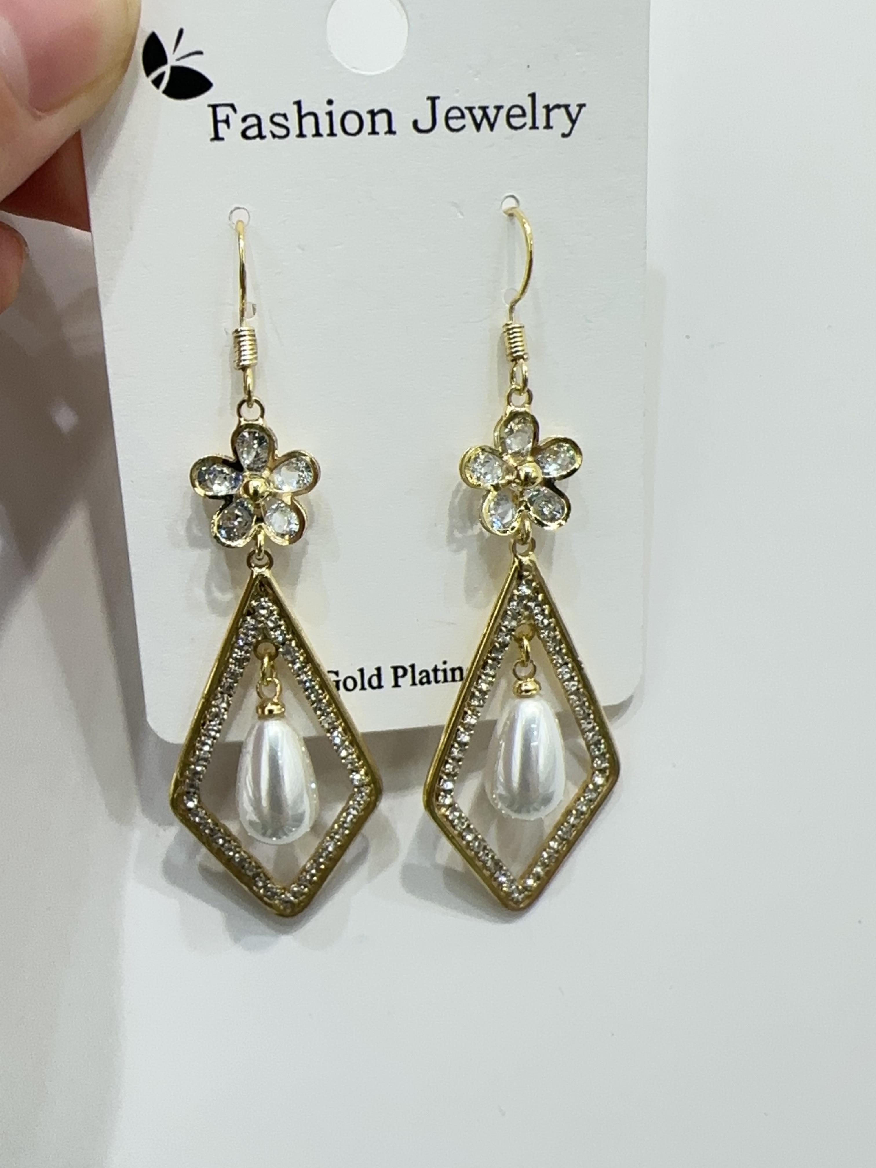 珍珠耳环烧焊锆石耳环 精致耳饰 时尚饰品优雅设计百搭风格珍珠耳环烧焊锆石耳环饰品耳环烧焊锆石耳环珍珠耳环