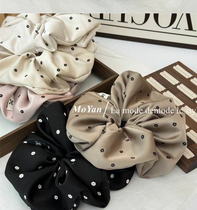 Korean-style simple large intestine hair band headband accessory, fashionable and versatile. Large intestine hair band accessory, ladies' head accessory, hair band accessory detail image 7