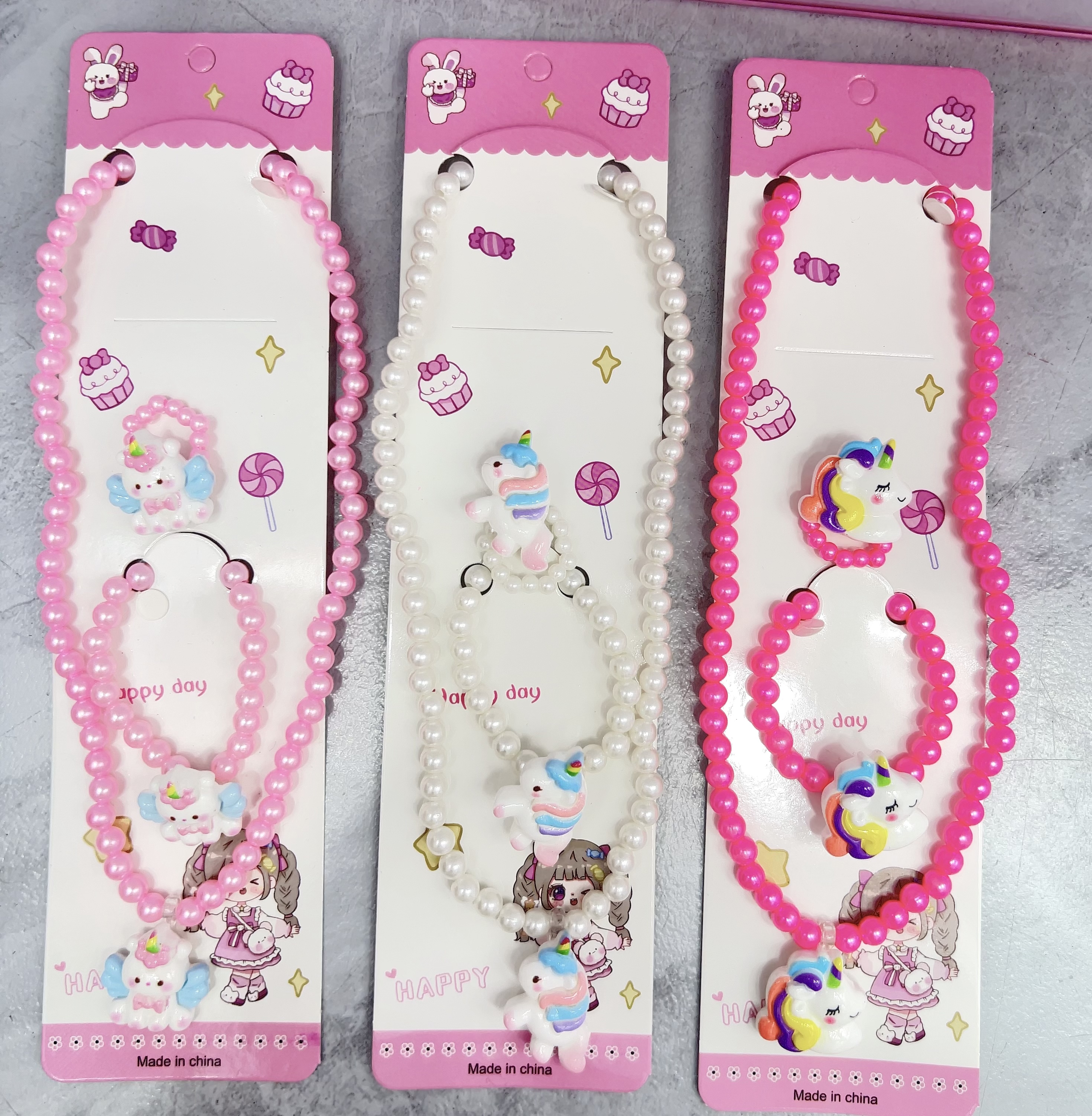 Children's necklace three-piece set, cute headwear, versatile style, children's hairpin, children's hairpin Application Scenario