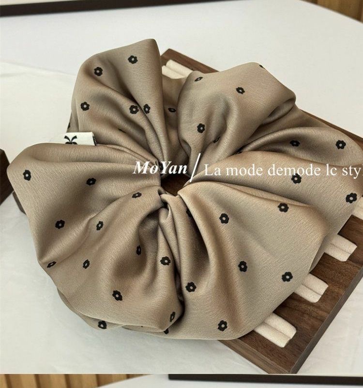 Korean-style simple large intestine hair band headband accessory, fashionable and versatile. Large intestine hair band accessory, ladies' head accessory, hair band accessory detail image 10