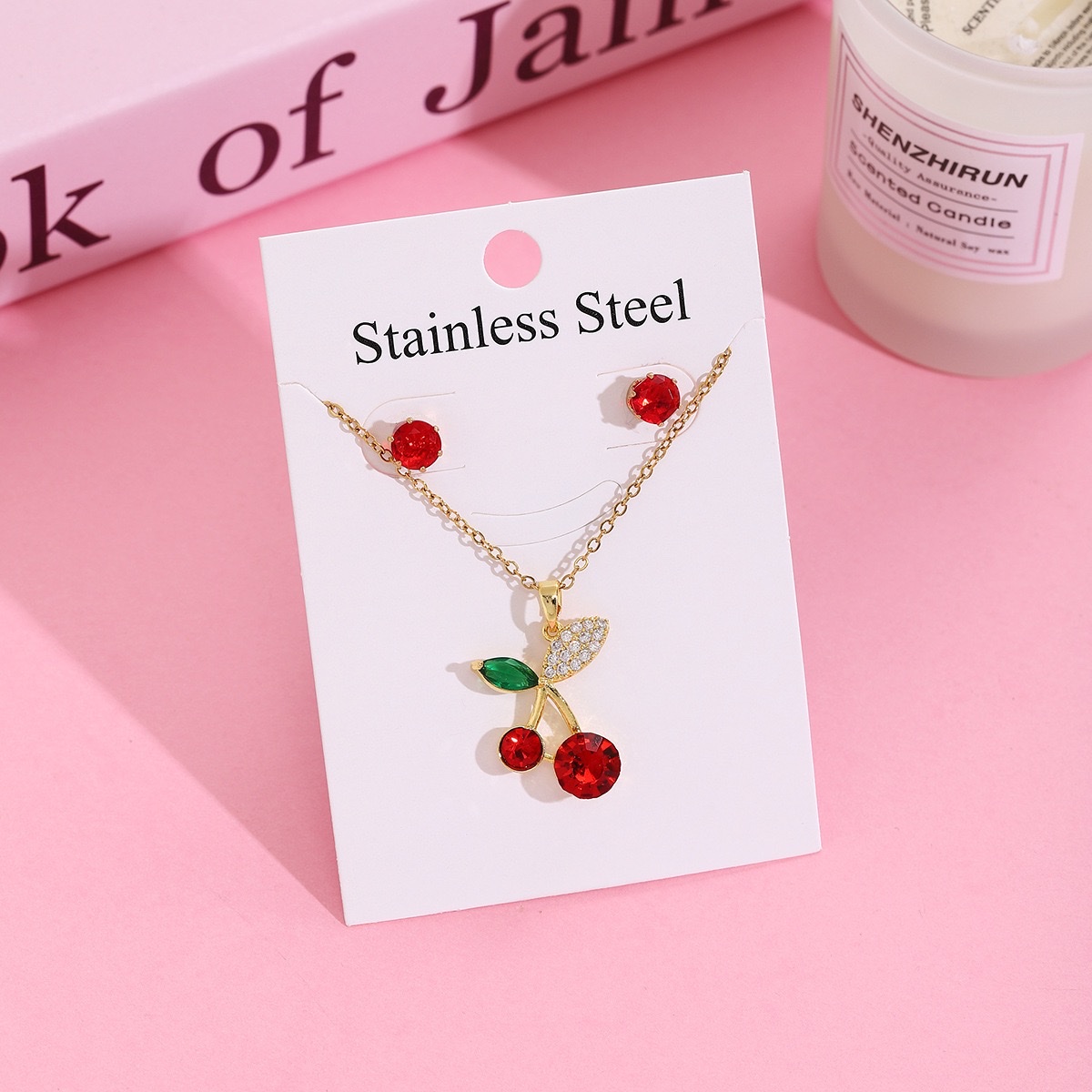 日韩草莓樱桃微镶项链耳钉 套装轻奢甜美304不锈钢设计感锁骨链女白底实物图