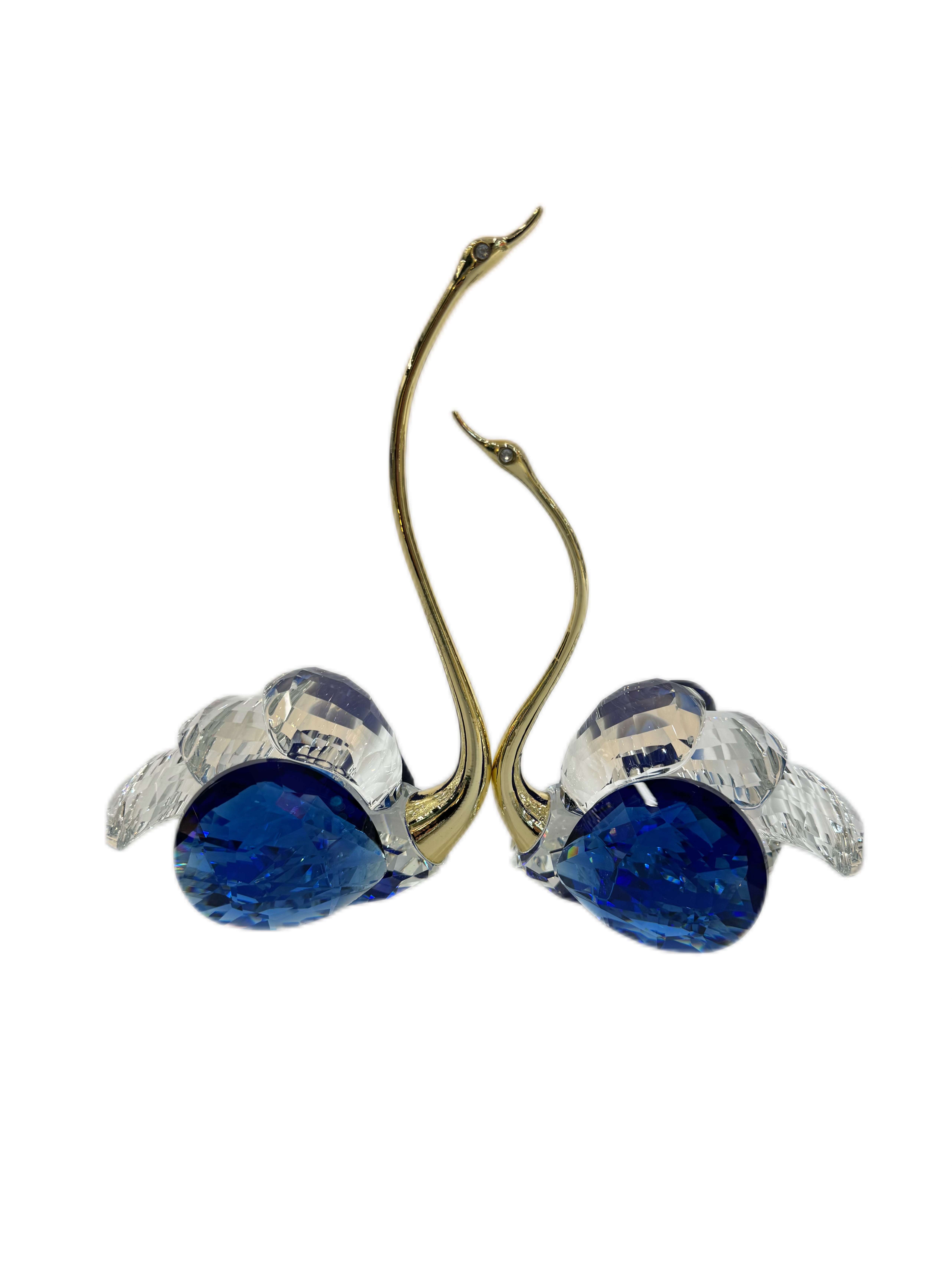 "Forever and Ever Couple Swan figurine K9 white crystal carved wedding anniversary gift, symbolizing unwavering love. A must-have home decoration and handicraft for couples. Application Scenario