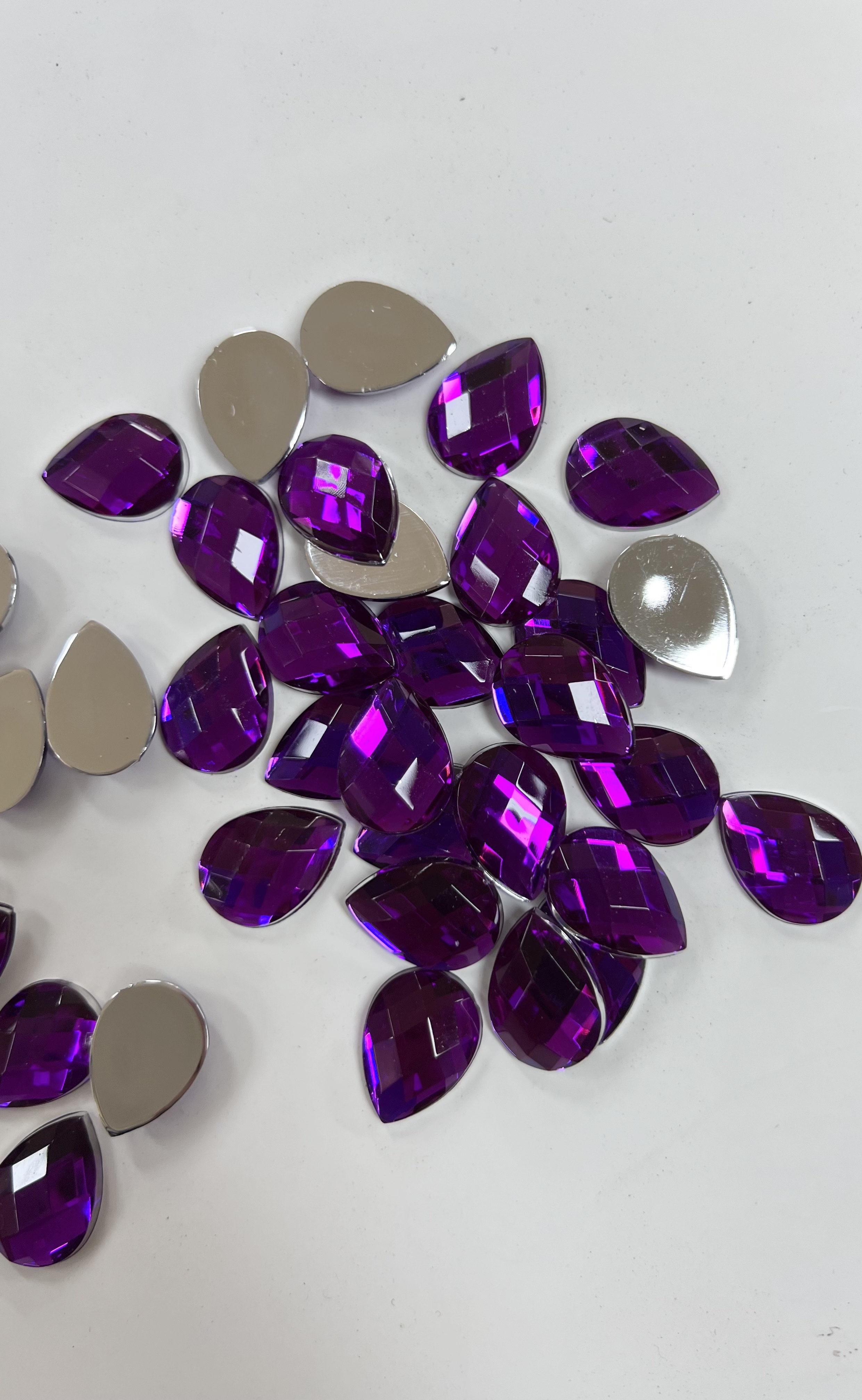 厂家直销 地球面水滴平底 仿台亚克力钻 环保 饰品配件 多色可选 亚克力饰品头饰儿童发饰配件衣物饰品抓夹