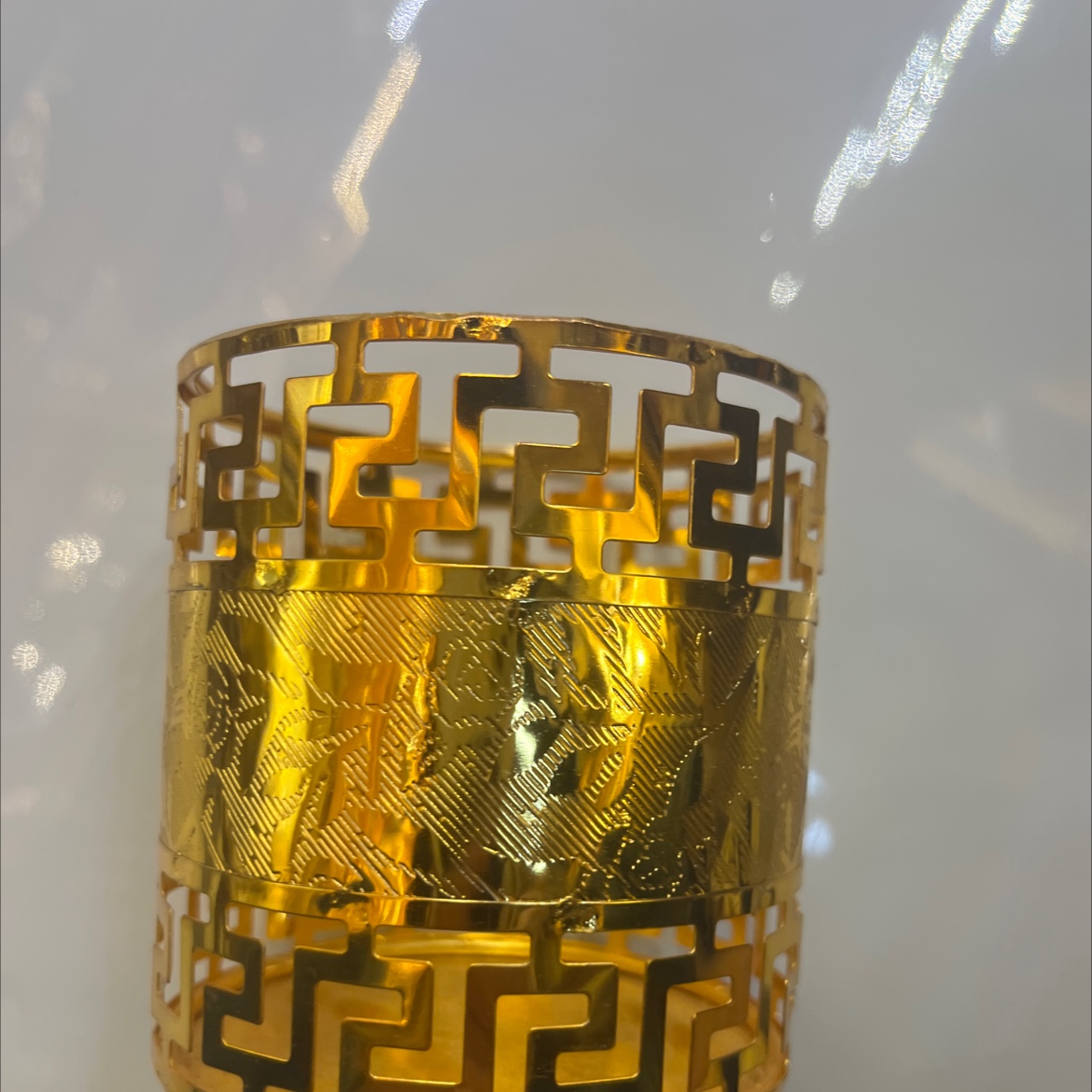 金色电镀铁艺花边笔筒，收纳筒多功能办公用品产品图