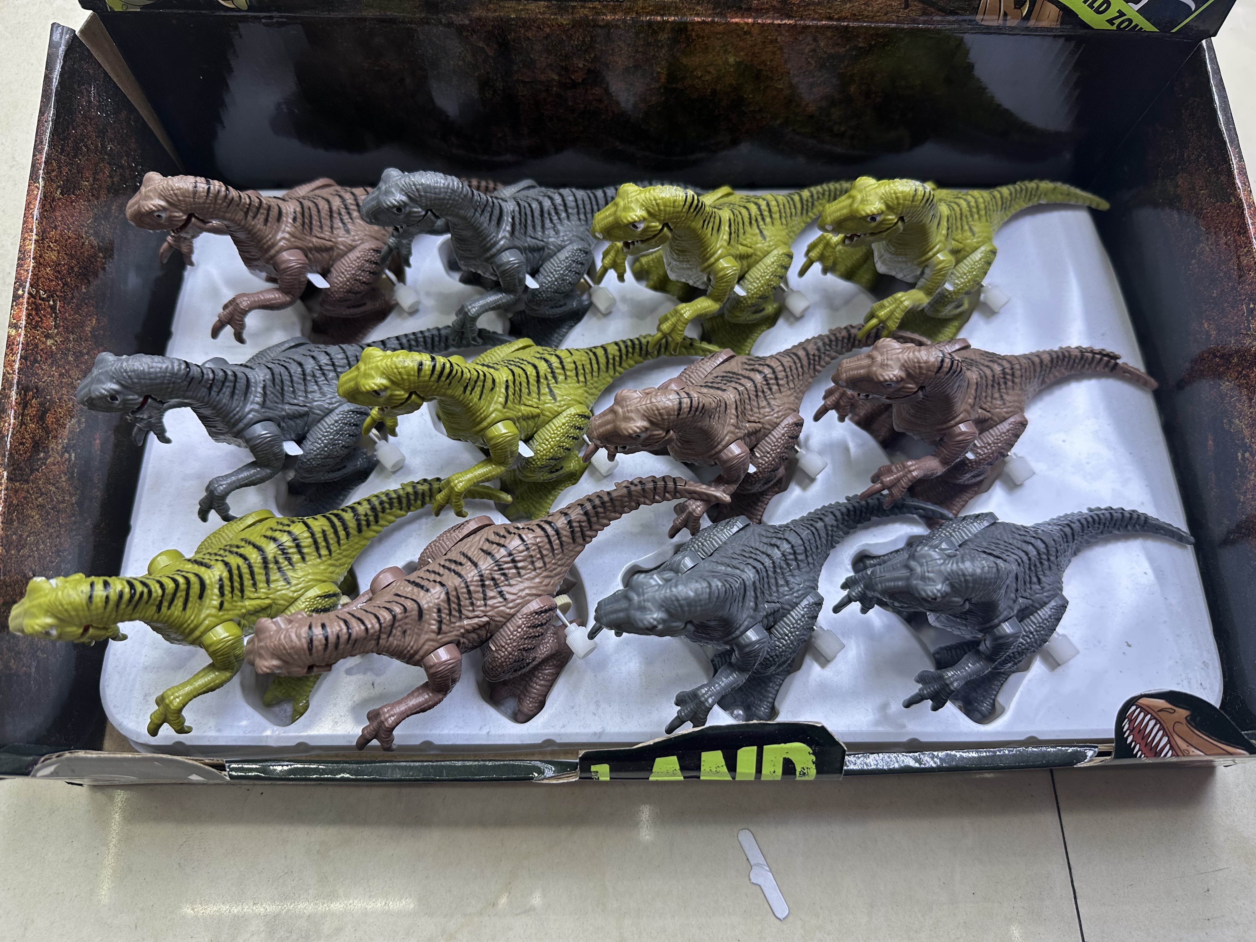 Dinosaur wind-up toy details Picture