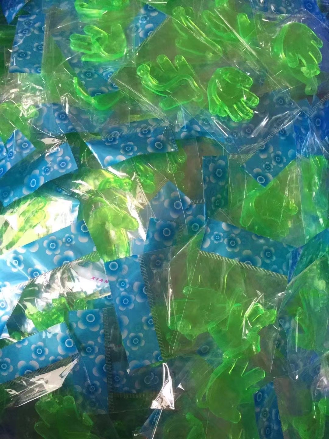 粘知了绿小手，粘性好，新奇特玩具，儿童整人玩具，儿童创意玩具，夏天粘知了必选玩具！细节图