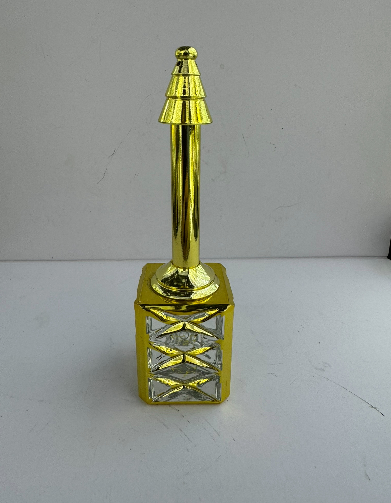 2025新款金色香水瓶，2025新款金色香水瓶，2025新款金色香水瓶，2025新款金色香水瓶，2025新款YN02水晶