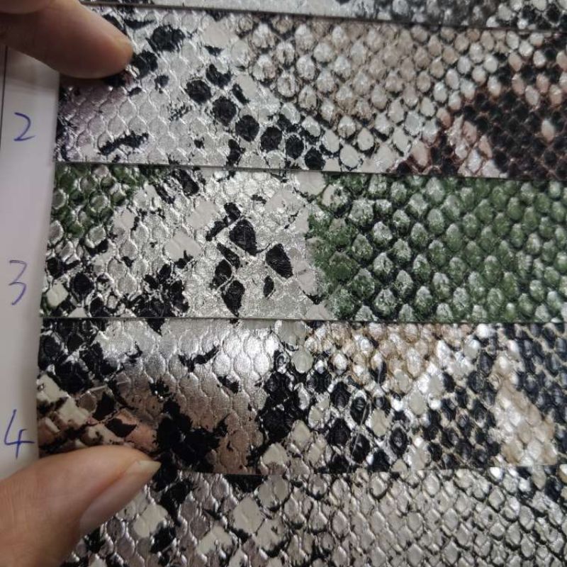 厂家直销热销大量现货支持定做时尚方格大蟒蛇