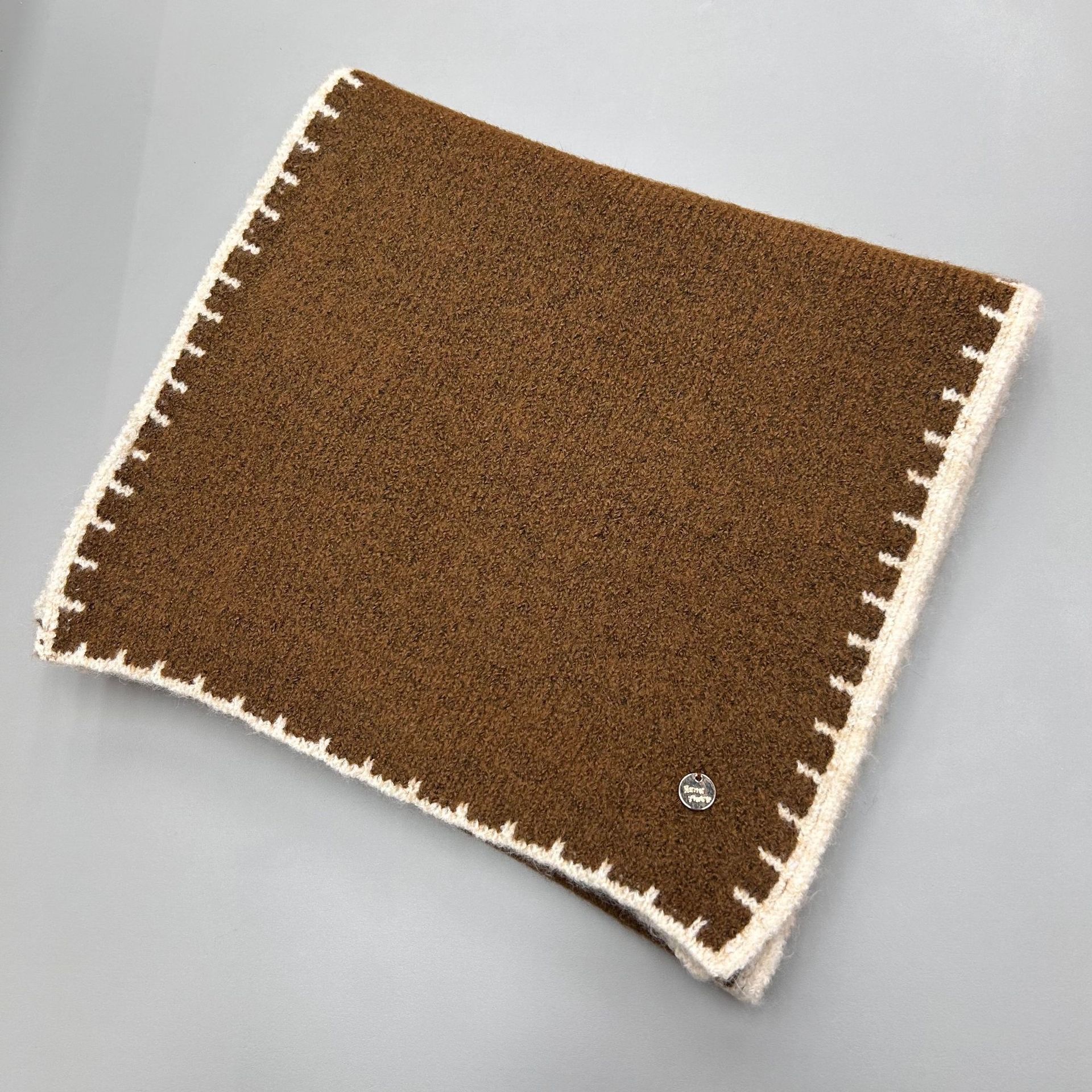 إطعام الصوف بالوشاح detail image 6